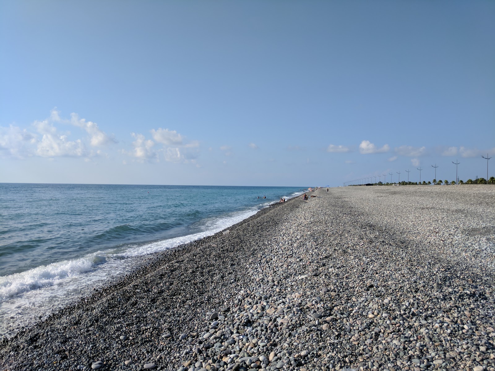 Zdjęcie Gonio beach z powierzchnią szary drobny kamyk