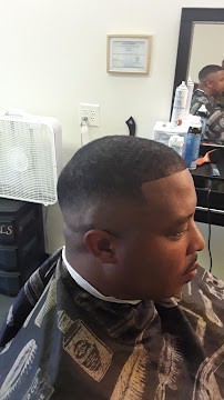 Brooks Barber & Beauty - Photo 4 - Car repair in Memphis, TN, Memphis