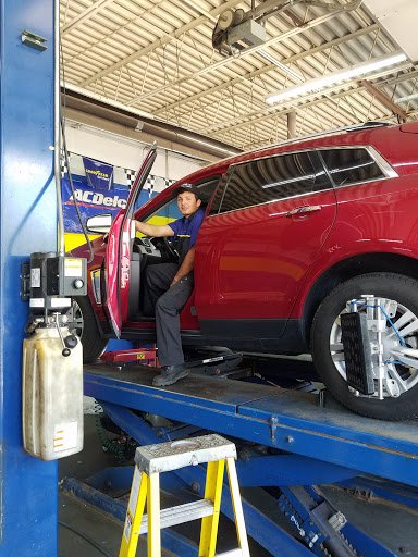 Tire Shop «Acorn Tire», reviews and photos, 1580 N Aurora Rd, Naperville, IL 60563, USA