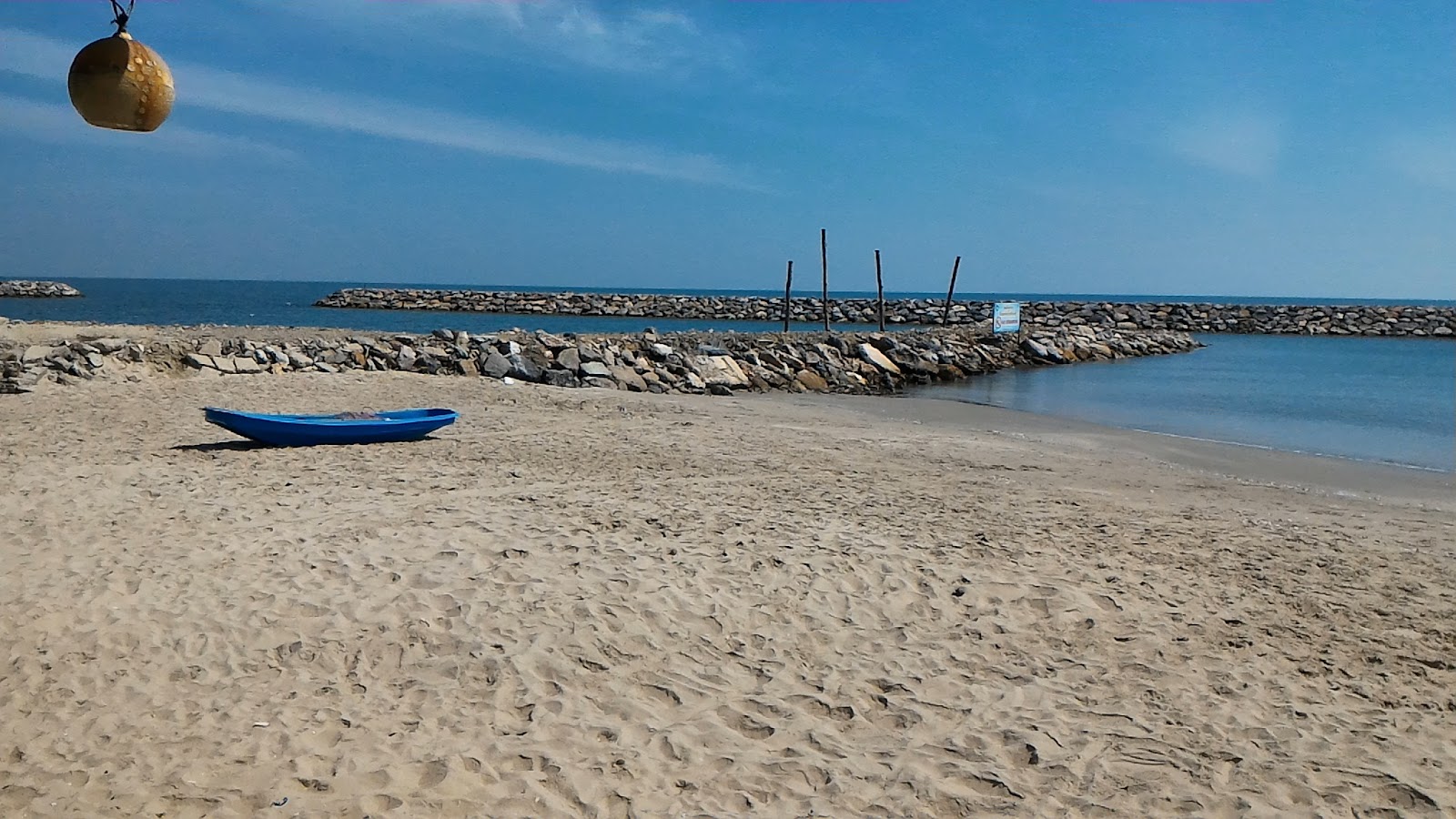 Φωτογραφία του Chomchan Beach παροχές περιοχής
