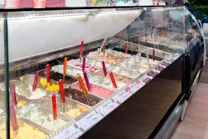 Fiore Gelateria (Barrio Pance) image