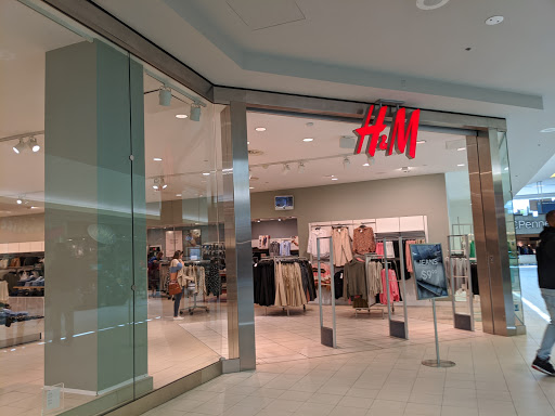 Clothing Store «H&M», reviews and photos, 701 Lynnhaven Pkwy # 1212, Virginia Beach, VA 23452, USA