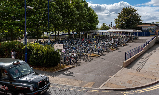Bicycle Parking, Oxford Station - Parking garage