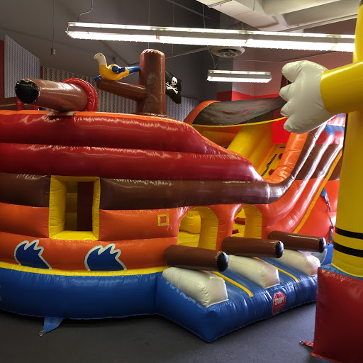 Movie Theater «Regal Cinemas Seymour 8», reviews and photos, 357 Tanger Blvd, Seymour, IN 47274, USA