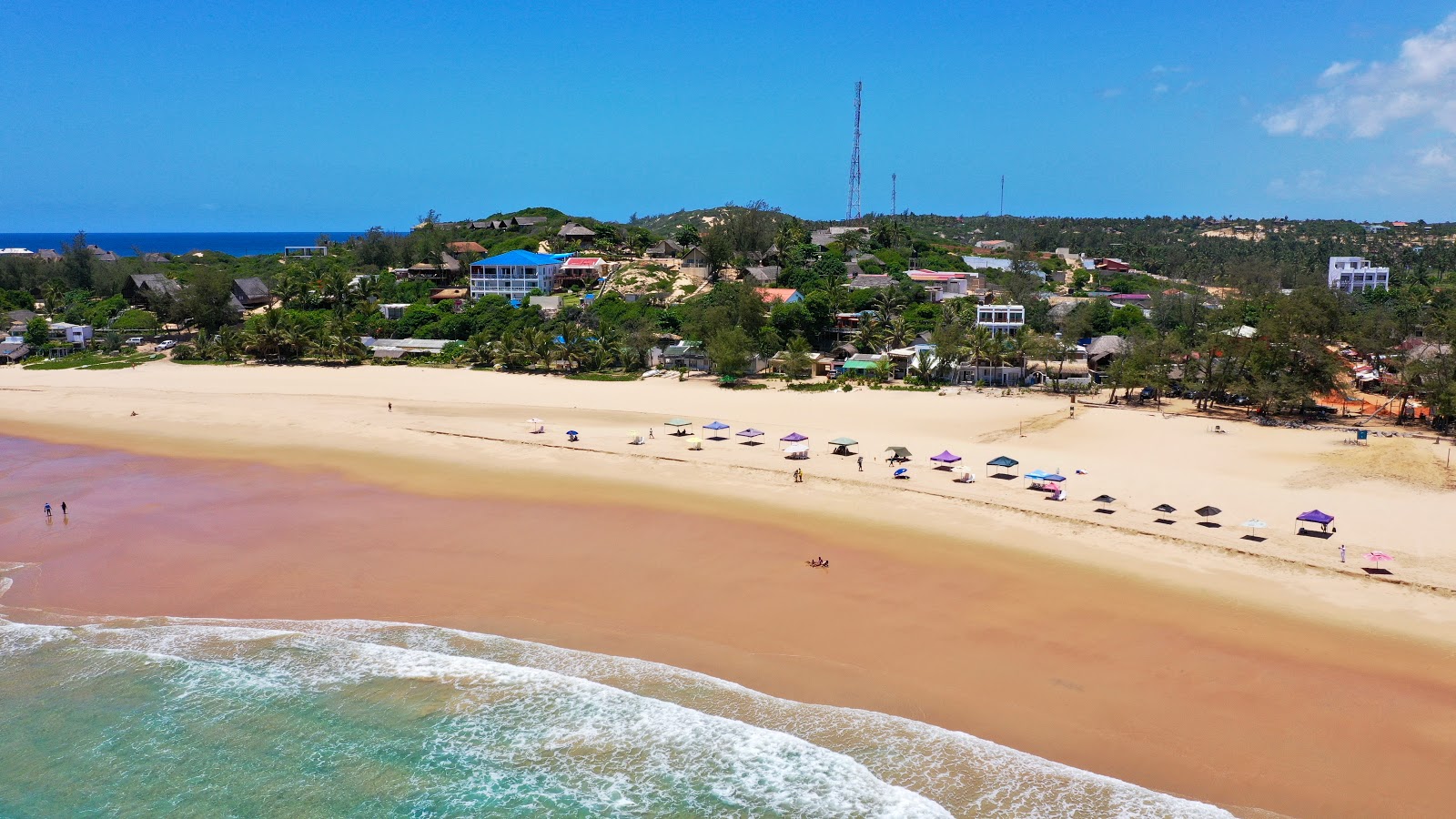 Photo de Tofo Beach avec sable lumineux de surface