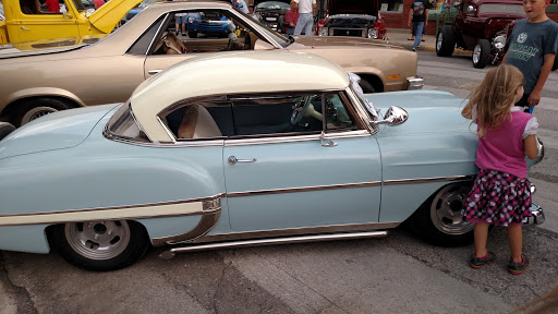 New American Restaurant «Justus Drugstore - A Restaurant», reviews and photos, 106 W Main St, Smithville, MO 64089, USA