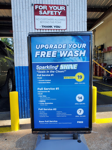 Car Wash «Simoniz Car Wash», reviews and photos, 2502 W Davis St, Conroe, TX 77304, USA