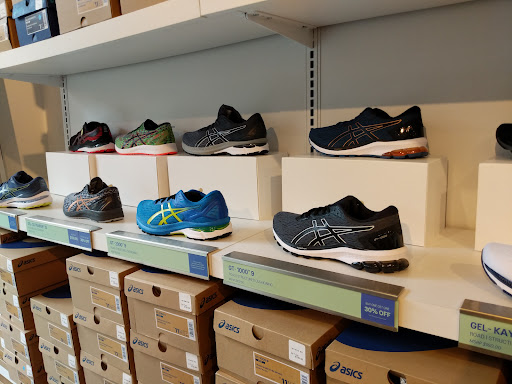 Sporting Goods Store «ASICS Outlet», reviews and photos, 18521 Outlet Blvd #848, Chesterfield, MO 63005, USA