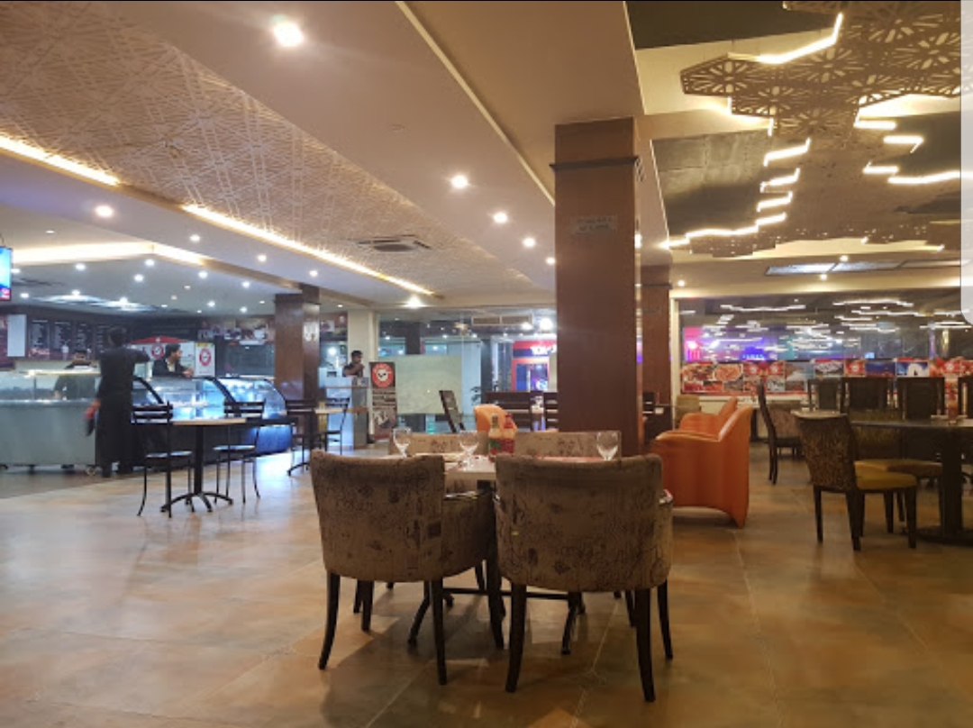 Malees Caf, Bakers and Family Restaurant