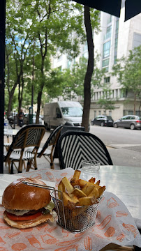 Plats et boissons du Restaurant de hamburgers Burger 47 à Paris - n°12