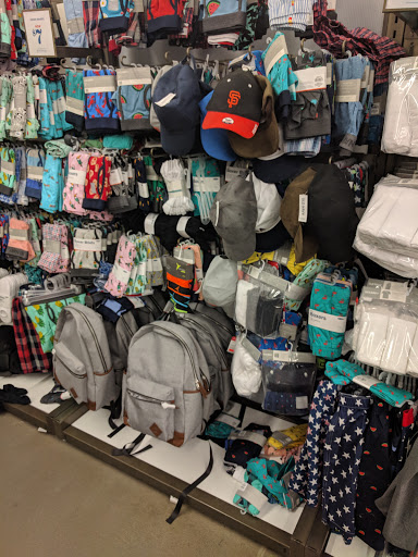 Clothing Store «Old Navy», reviews and photos, 950 Renz Ln, Gilroy, CA 95020, USA