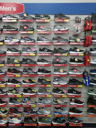 Sporting Goods Store «Big 5 Sporting Goods - Olympia», reviews and photos, 909 Cooper Point Rd SW, Olympia, WA 98502, USA