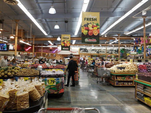 Supermarket «Vallarta Supermarkets», reviews and photos, 2705 S H St, Bakersfield, CA 93304, USA