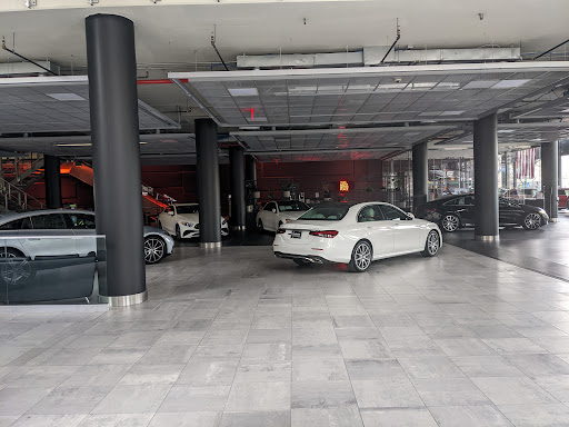 Mercedes Benz Dealer «Mercedes-Benz Manhattan», reviews and photos, 770 11th Ave, New York, NY 10019, USA