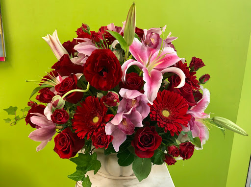 Florist «Sweet William & Thyme», reviews and photos, 19 E Railroad Ave, Jamesburg, NJ 08831, USA