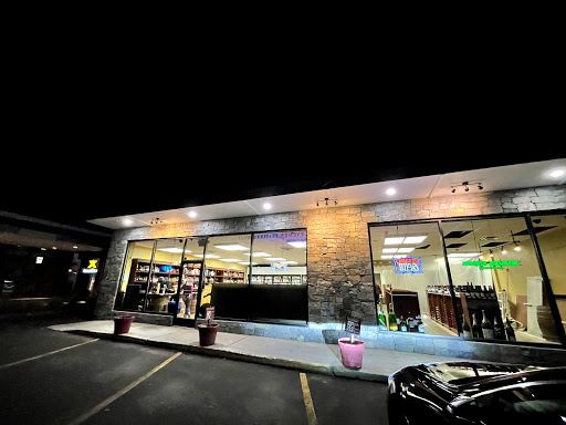 Wine Store «West Side Wines & Spirits», reviews and photos, 10 Raymond Rd, West Hartford, CT 06107, USA