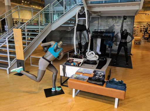 Clothing Store «Nike The Grove», reviews and photos, 189 The Grove Dr, Los Angeles, CA 90036, USA