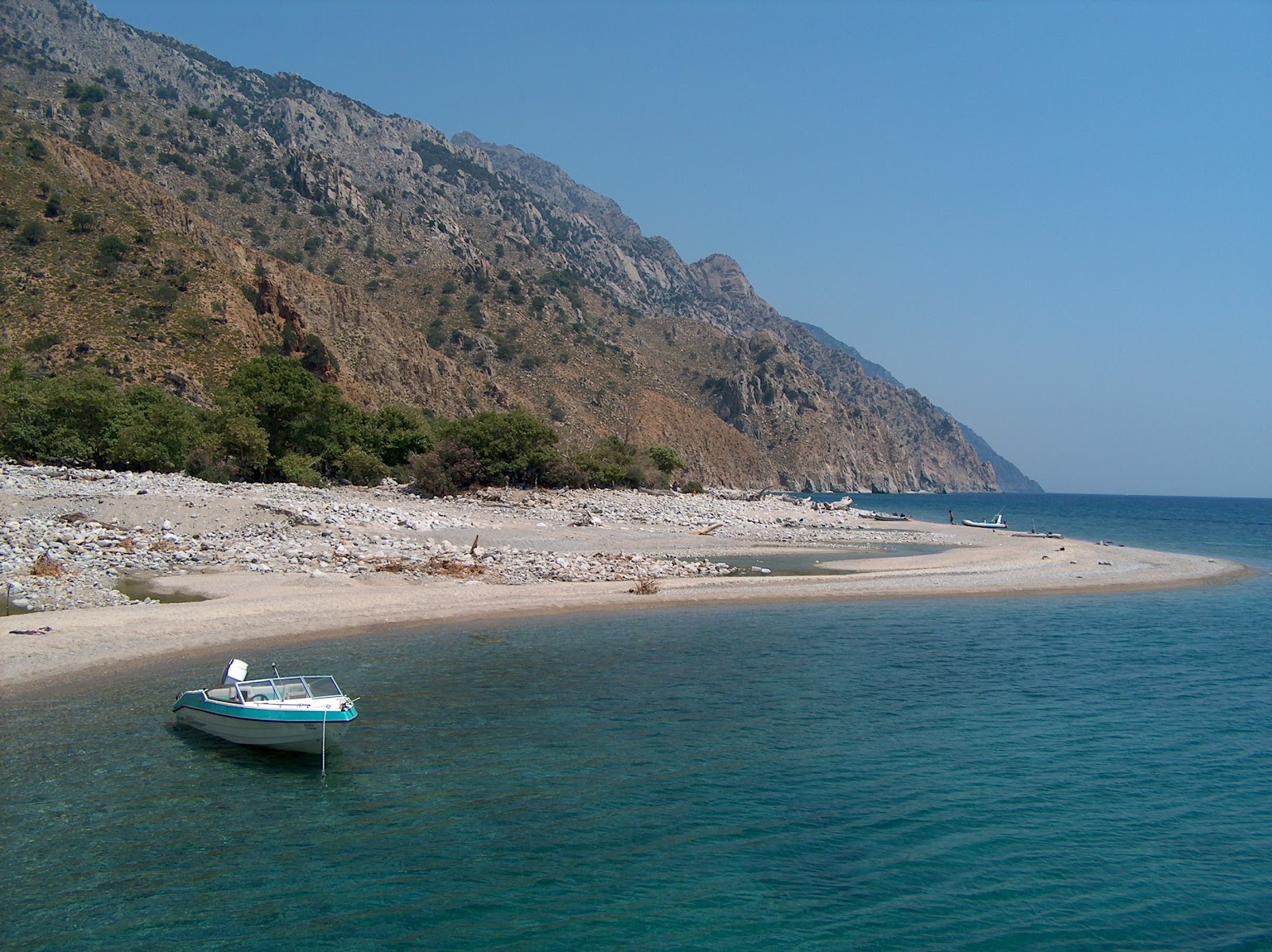 Vatos beach'in fotoğrafı biraz temiz temizlik seviyesi ile