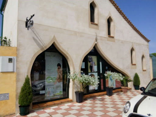 Rocio Nevado Estilista Peluquería y Estética Unisex en ValdeCaballeros, Badajoz