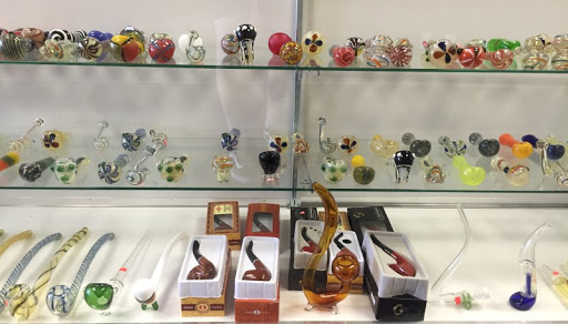 Vaporizer Store «Haze Smoke Shop», reviews and photos, 5036 NE Parvin Rd, Kansas City, MO 64117, USA