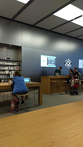 Computer Store «Apple Georgetown», reviews and photos, 1229 Wisconsin Ave NW, Washington, DC 20007, USA