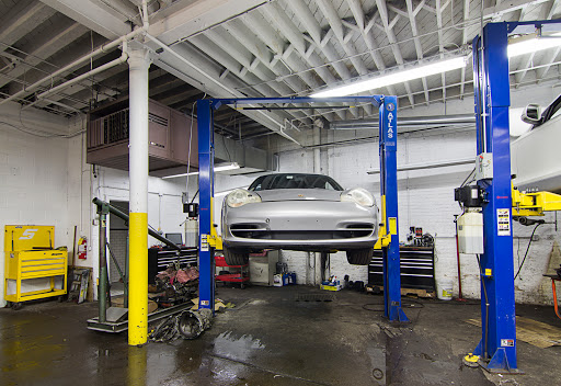 Auto Repair Shop «Spotlight Automotive», reviews and photos, 1474 W Hubbard St, Chicago, IL 60642, USA