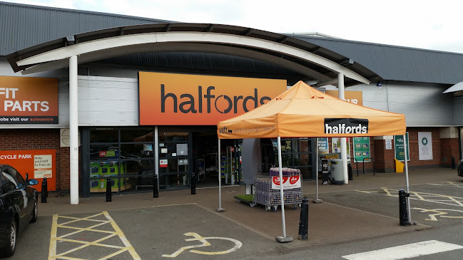 Comments and reviews of Halfords - Northampton
