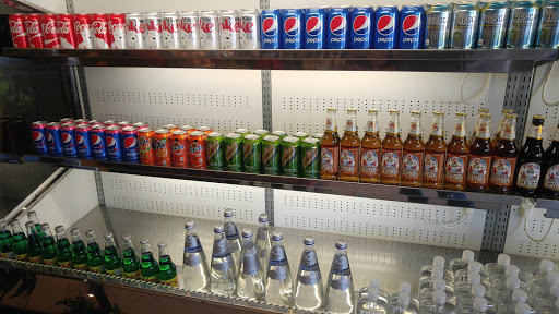 Gourmet Grocery Store «Red Maple Market», reviews and photos, 1085 Northern Blvd, Roslyn, NY 11576, USA