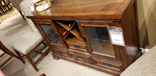 Furniture Store «HOM Furniture», reviews and photos, 13800 Rogers Dr, Rogers, MN 55374, USA