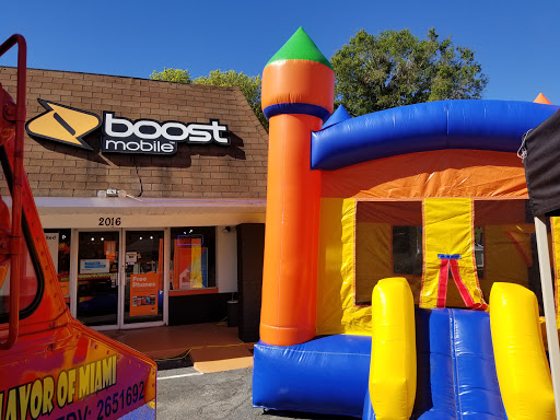 Telecommunications Service Provider «Boost Mobile Store Dream Team Wireless», reviews and photos, 2016 University Blvd N, Jacksonville, FL 32211, USA