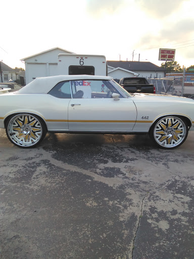 Auto Body Shop «Reynolds Body Shop, L.L.C.», reviews and photos, 4325 W Washington St, Indianapolis, IN 46241, USA