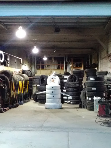 Auto Repair Shop «Discount Tire & Service of Greeley», reviews and photos, 120 18th St, Greeley, CO 80631, USA