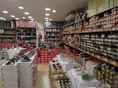 Degriffstock Aix-en-Provence - Chaussures à Le Tholonet