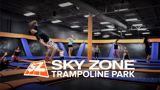 Sky Zone Trampoline Park - Plaza Claro