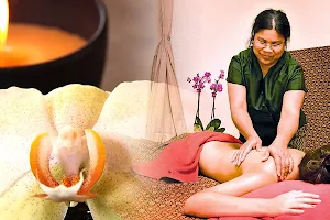 Mai-Hom Thai-Massagen image