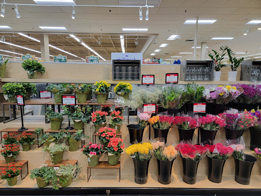 Grocery Store «Lunds & Byerlys Highland Park», reviews and photos, 2128 Ford Pkwy, St Paul, MN 55116, USA