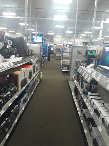 Electronics Store «Best Buy», reviews and photos, 4610 S 76th St, Greenfield, WI 53220, USA