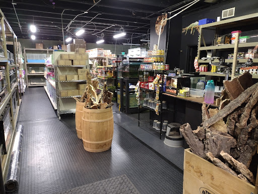 Pet Store «Gills And Thrills Pet Shop», reviews and photos, 204 E 8th St, Lockport, IL 60441, USA