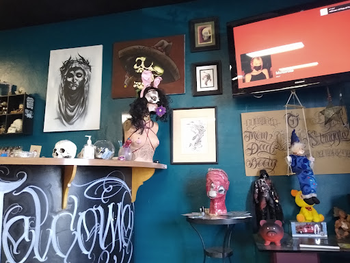 Tattoo Shop «Cali Soul Tattoo», reviews and photos, 4751 N Blackstone Ave, Fresno, CA 93726, USA