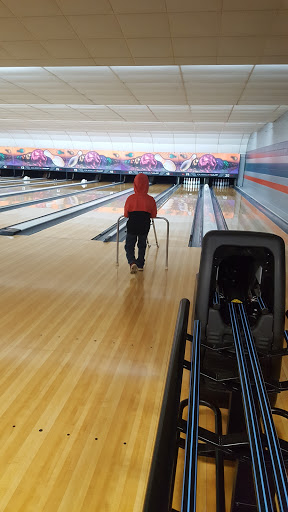 Bowling Alley «Crest Lanes Inc», reviews and photos, 2014 W 2nd St, Marion, IN 46952, USA