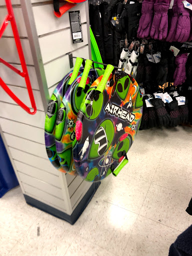 Shopping Mall «Vacaville Commons Shopping Center», reviews and photos, 2098 Harbison Dr, Vacaville, CA 95687, USA