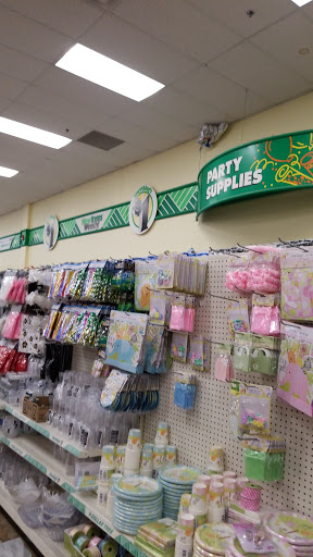 Dollar Store «Dollar Tree», reviews and photos, 55 NJ-17, East Rutherford, NJ 07073, USA