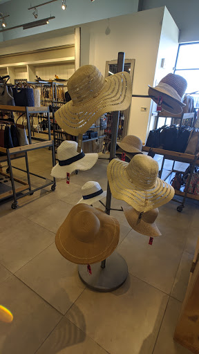 Shoe Store «DSW Designer Shoe Warehouse», reviews and photos, 11500 Burleigh St., Wauwatosa, WI 53222, USA