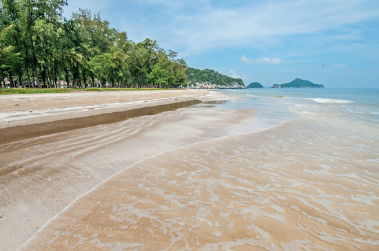 Hat Laem Sala Beach