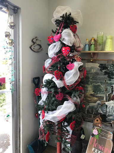 Florist «Lee Winters Florist», reviews and photos, 2352 S Detroit Ave, Maumee, OH 43537, USA