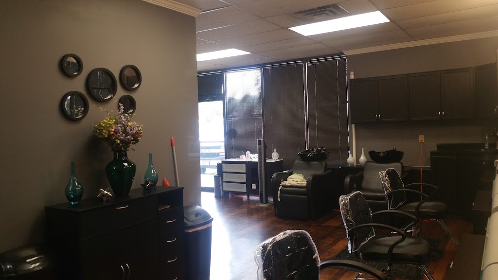 Novo Salon 78704