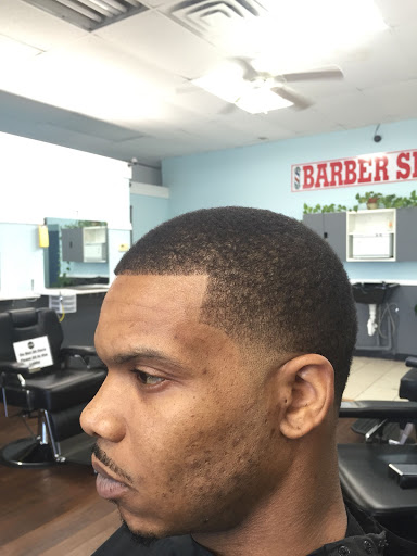 Barber Shop «U.S. CUTS BARBERSHOP INC.», reviews and photos, 426 E Derby Ave, Auburndale, FL 33823, USA