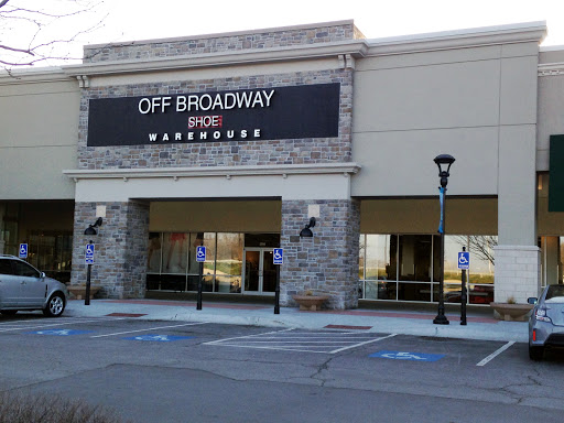 Shoe Store «Off Broadway Shoe Warehouse», reviews and photos, 8600 Ward Pkwy, Kansas City, MO 64114, USA