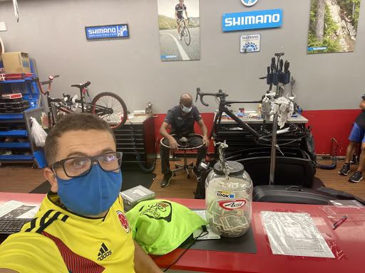 Bicycle Store «City Bikes Aventura», reviews and photos, 20335 Biscayne Blvd, Aventura, FL 33180, USA