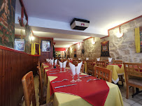 Atmosphère du Restaurant tibétain Lithang à Paris - n°1